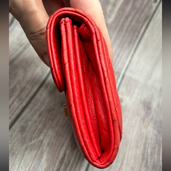 SOLD❤️ CHANEL Chevron Quilted Leather Compact Wallet Red - Picture 7 of 16